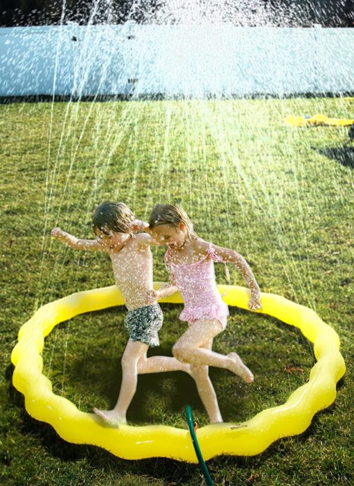 Sprinkle and Spray Play Ring