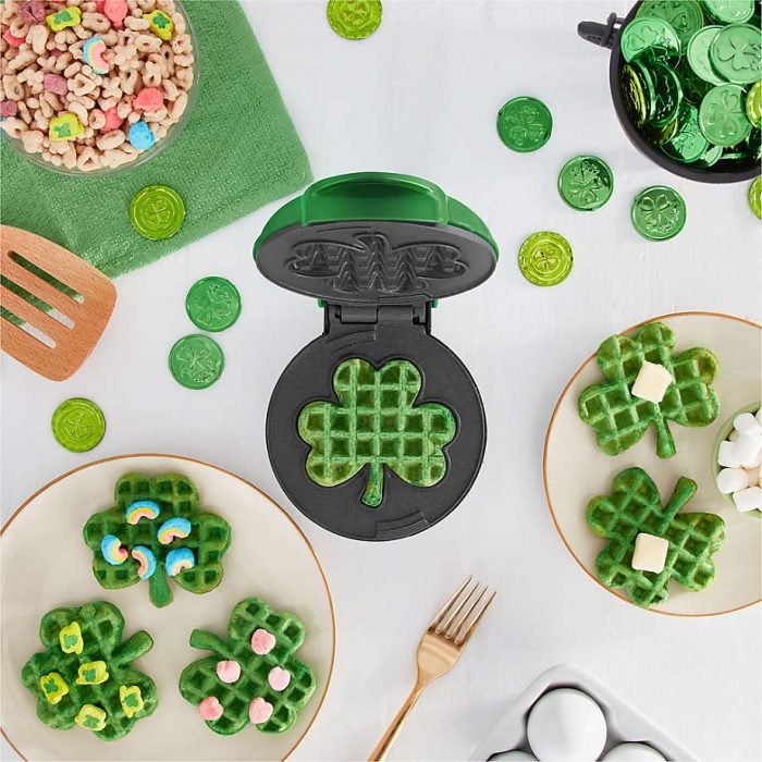 Dash Shamrock Mini Waffle Maker