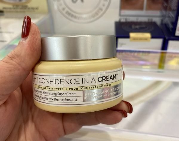 It Cosmetics Confidence In A Cream Moisturizer on Sale