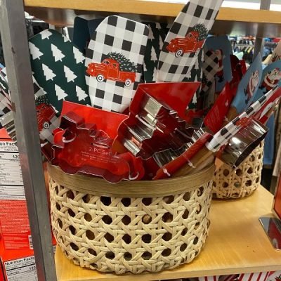 Spatula & Cookie Cutter Sets on Sale