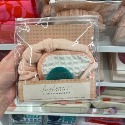 Face Cleansing Kit on Sale